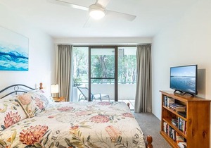 Mistral Court 2 17 Mistral Close water views and WIFI
