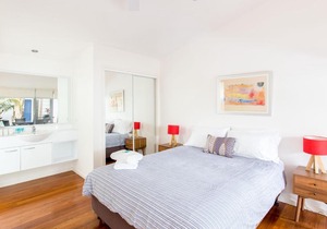 Mobys Resort 48 in Boomerang Beach