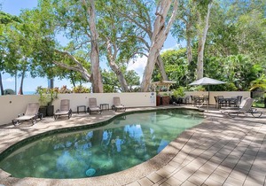 On Palm Cove Beachfront Apartments in Cairns