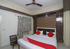 OYO 40857 Sri Ram Hotel & Restaurant