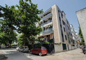 Service Apartment in Saket