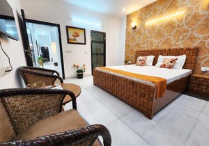 Spacious 2BHK with big bedrooms and kitchen 7