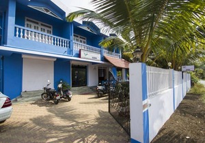 Veeniola Holiday Home Twin Room with View 1