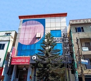 Hotel Champion Inn 