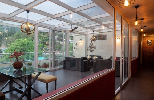 Mussoorie Villa | 04 Bedroom Apartment in Boutique 11 Bedroom Villa