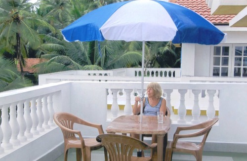 Fatona Apartment | 1 Bedroom Apartment (B) In Betalbatim South Goa - Internet & Shared Private Pool