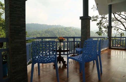 Anachal Bed & Breakfast | 1 Bedroom with Balcony Mountain View