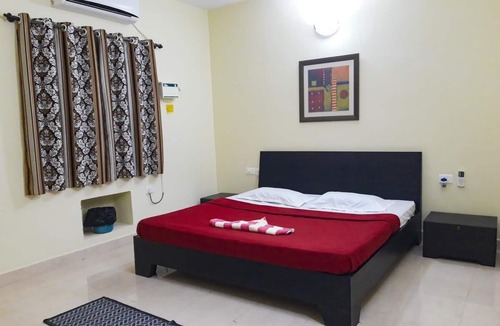 Fatrade Bed & Breakfast | 1 bhk Service Apartment in Goa with Mountain View