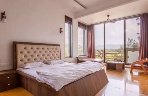 Lonavala House | #1 Lavish & Huge 5bhk Villa "60 ML Chalet" 35 ppl