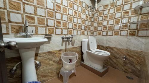 Kuthar House | 10 room cottage in kasauli best for long stays