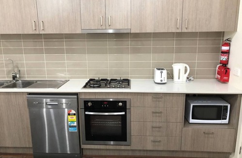 Pakenham House | 11 Serenity Home 4-bedroom house with WiFi and AC in delightful Pakenham
