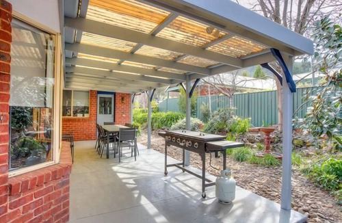 Bright Apartment | 12 Mount Porepunkah Road