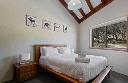 Hotham Heights House | 1750 Hotham 12