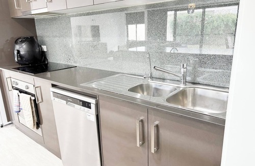 Gobbagombalin House | 19 Morris Crescent, Gobbagombalin