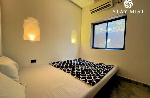 Chendhare Bed & Breakfast | 1BHK Greek Styled Apartment