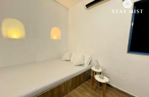 Chendhare Bed & Breakfast | 1BHK Greek Styled Apartment