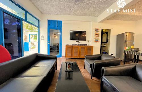 Chendhare Bed & Breakfast | 1BHK Greek Styled Apartment