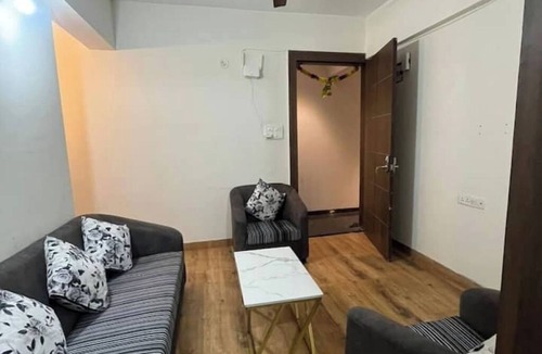Koregaon Park Apartment | 1Bhk house like your home