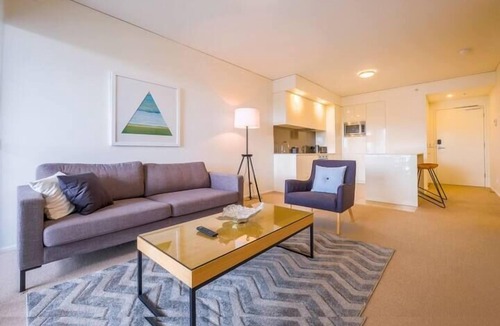 Bowen Hills Apartment | 1BR Executive Apartment with Pool & Gym - Sleeps 3
