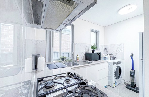 Arncliffe House | 1BR Granny Flat/Free Parking/Near Airport & Train