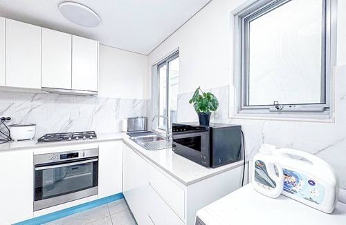 Arncliffe House | 1BR Granny Flat/Free Parking/Near Airport & Train