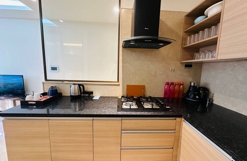 Kurla Apartment | 1BR Service Apartment B-804 BKC By Florastays