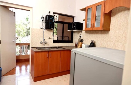 Fatrade Apartment | 1st Floor | Spacious 2BHK | 3 Min Walk To Beach | Scenic Views