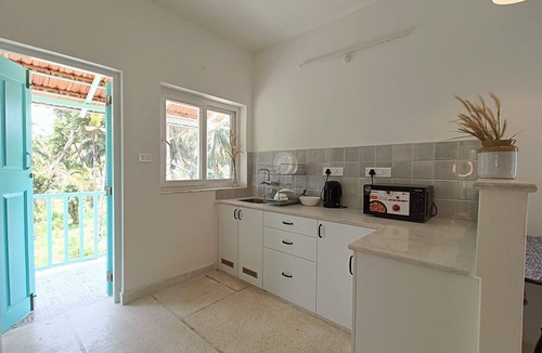 Sernabatim Bed & Breakfast | 2 bed Apartment in a villa a walk to the beaches.