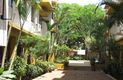 Fatona Apartment | 2 Bedroom Apartment (A) In Betalbatim South Goa - Internet & Shared Private Pool