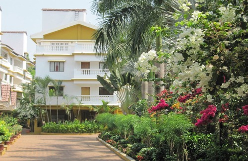 Fatona Apartment | 2 Bedroom Apartment (A) In Betalbatim South Goa - Internet & Shared Private Pool