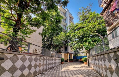 Santacruz Apartment | 2 bedroom apartment near Mumbai Airport