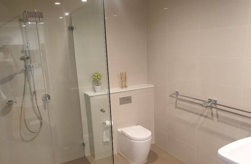 Epping Villa | 2 bedroom luxurious apartment in heart of Epping