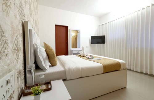Marol Hotel | 2 BHK Suite (Gagal Home)