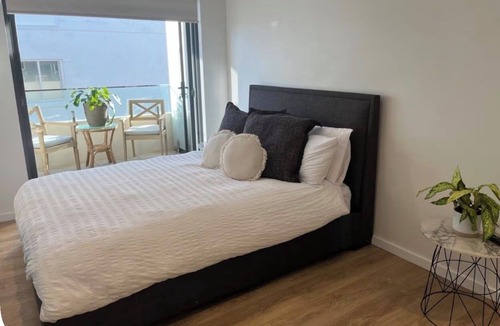 North Bondi Apartment | 2 minute walk to Bondi beach - Perfect spot for a vacation or get away