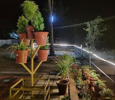 Harigar House | 20 mins from yana caves A peaceful farmhouse with greenery and pool
