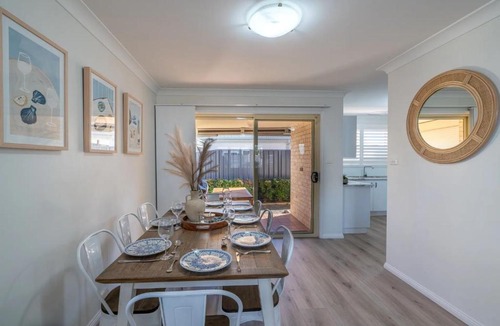 Shellharbour House | 200m to Shellharbour Village - Calm Coastal Townhouse