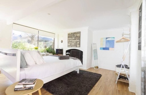 Annandale House | 205 Young St Sue