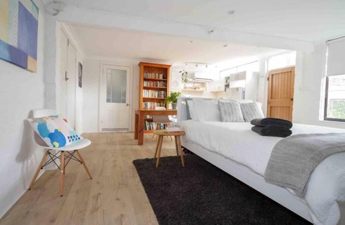 Annandale House | 205 Young St Sue