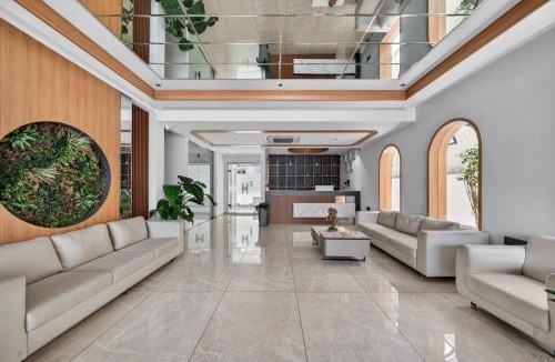 HITEC City Hotel | 23 Urban Square