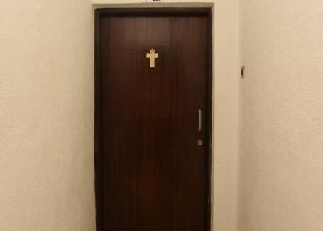 Bogmolo Apartment | 2BHK AC Apartment with Swimming pool close to beach and Airport!