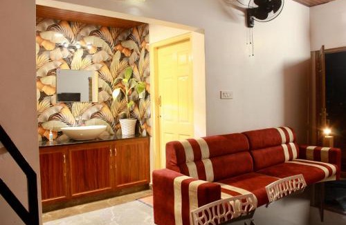Elappara House | 2BHK Homestay at Vagamon with Pool, Campfire and BBQ- Oakwood Oasis