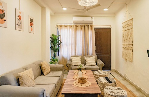 New Delhi Apartment | 2BHK Jewel by Hauz Khas Fort