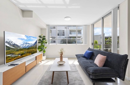 Canterbury Apartment | 2BR APT *Ideal for Families or Business Stays*