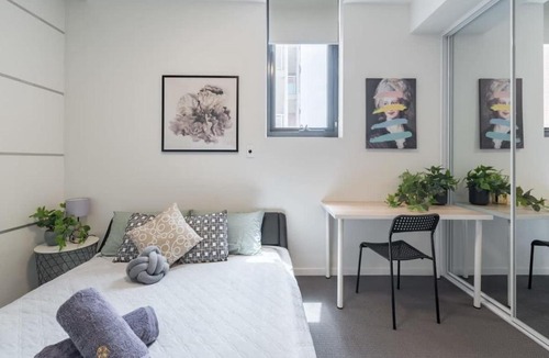 Hurstville Apartment | 2BR Apt in Hurstville 1Min To Train Station Sleep 8