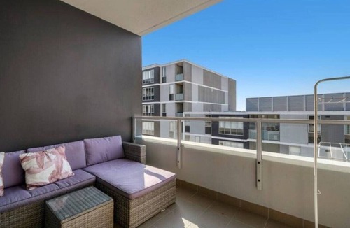 Canterbury Apartment | 2BR APT near Train Station/4ppl/Couple/Business