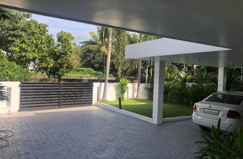 Thiruvananthapuram House | 3 bed 3 bath, 2 kitchen, executive villa in Kowdiar, Trivandrum, Kerala