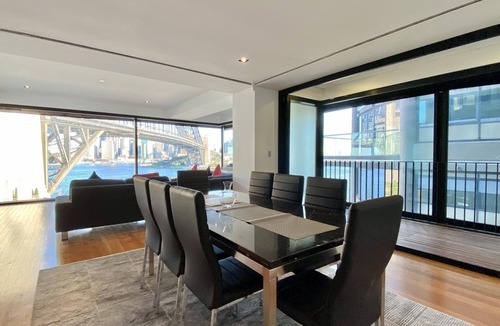 Kirribilli Apartment | 3-Bedroom Apartment w/Terrace with Harbour View, 900m Stroll to Harbour Bridge