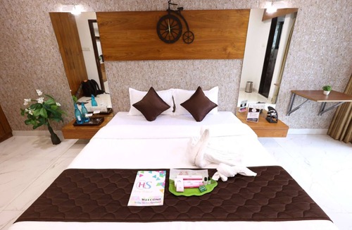 Kala Nagar Hotel | 3 Bedroom Apartment (Gagal Home)