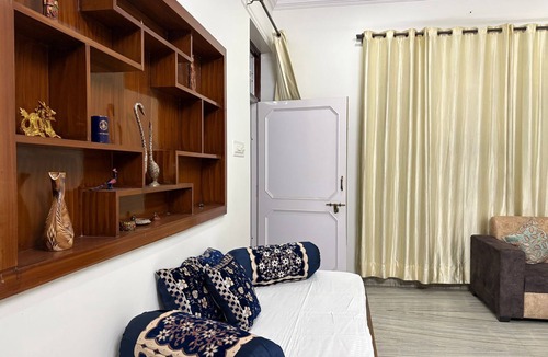 Civil Lines Apartment | 3-bedroom apartment in charming Jaipur with cool AC comfort