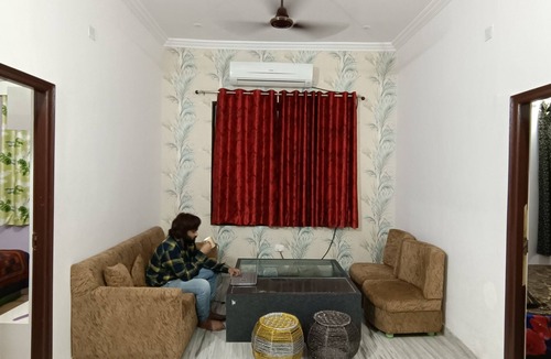 Fatehpura Condo | 3 Bedroom Condo near Fatehsagar Lake